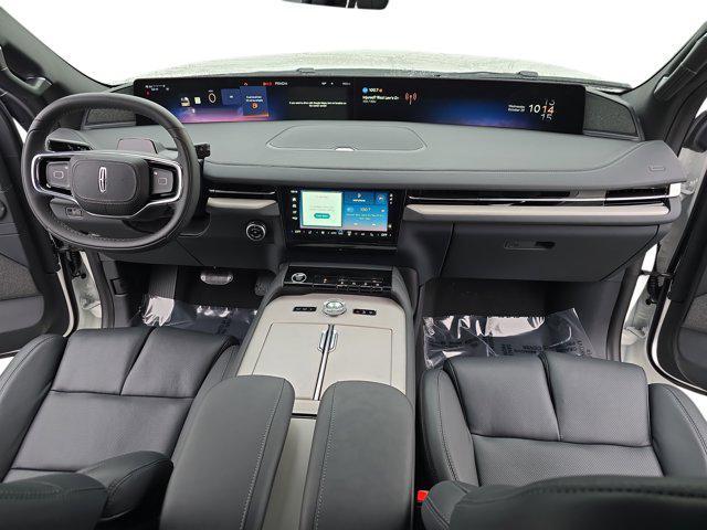 new 2025 Lincoln Navigator car, priced at $107,075