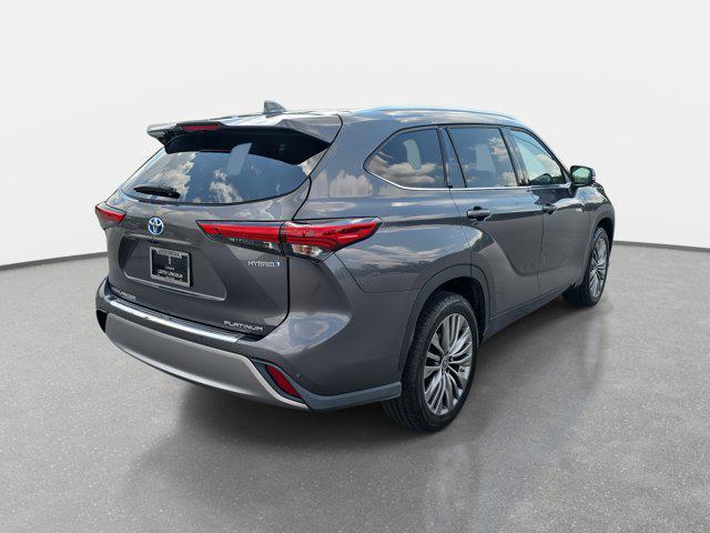 used 2021 Toyota Highlander Hybrid car, priced at $41,164