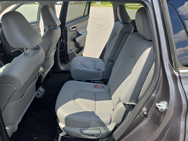 used 2021 Toyota Highlander Hybrid car, priced at $41,164