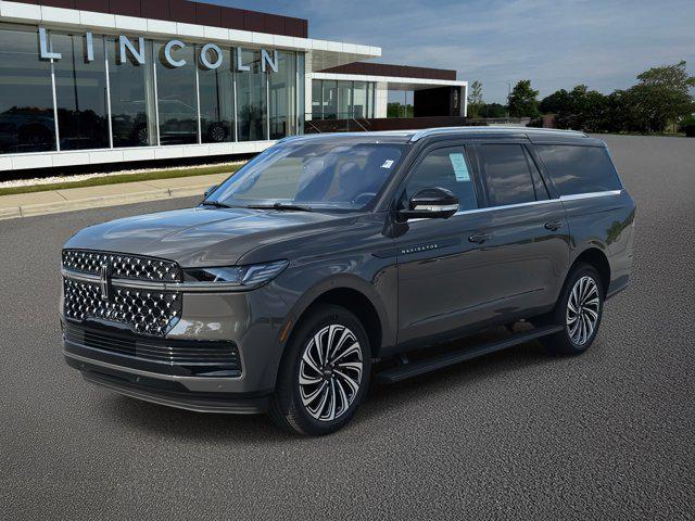 new 2025 Lincoln Navigator car, priced at $123,730
