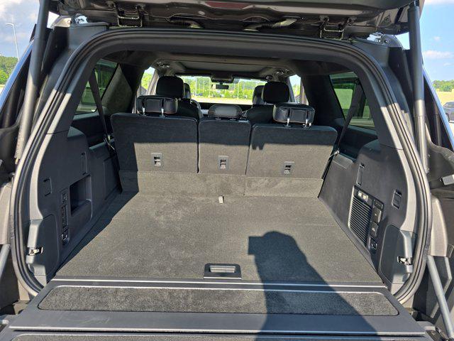 new 2025 Lincoln Navigator car, priced at $123,730