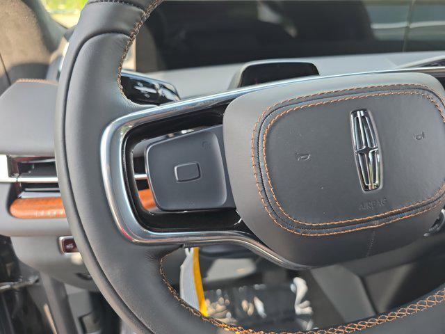 new 2025 Lincoln Navigator car, priced at $123,730