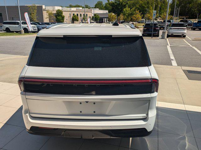 new 2025 Lincoln Navigator car, priced at $102,985