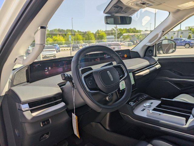 new 2025 Lincoln Navigator car, priced at $102,985