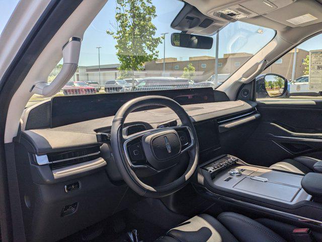 new 2025 Lincoln Navigator car, priced at $105,980
