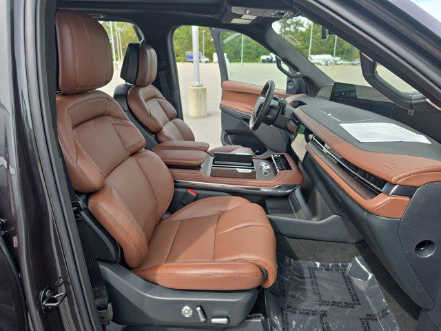 new 2025 Lincoln Navigator car, priced at $103,925