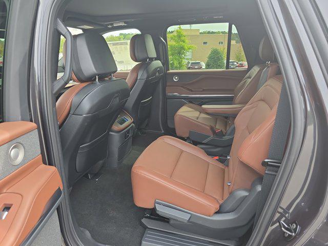 new 2025 Lincoln Navigator car, priced at $103,925