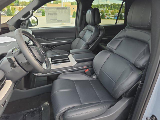 new 2025 Lincoln Navigator car, priced at $108,330