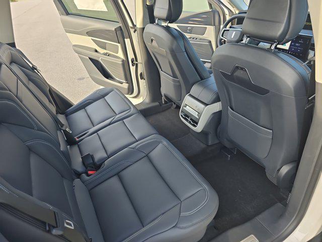 new 2025 Lincoln Nautilus car, priced at $56,285