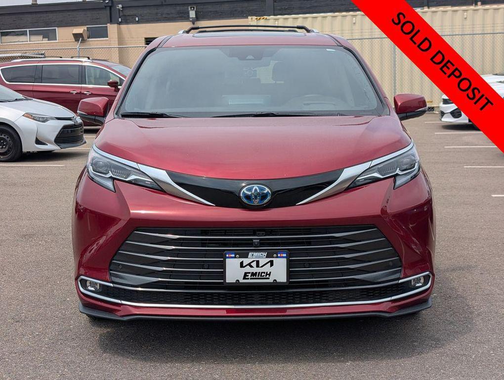 used 2024 Toyota Sienna car