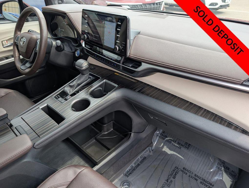 used 2024 Toyota Sienna car