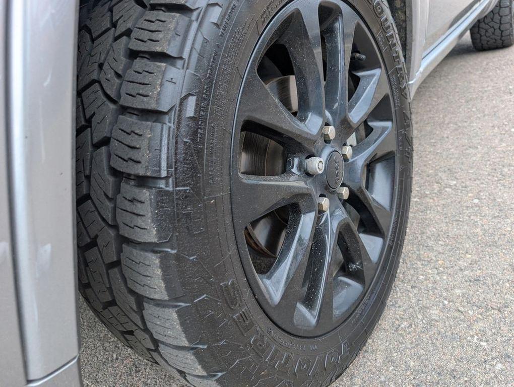 used 2017 Jeep Grand Cherokee car, priced at $18,997