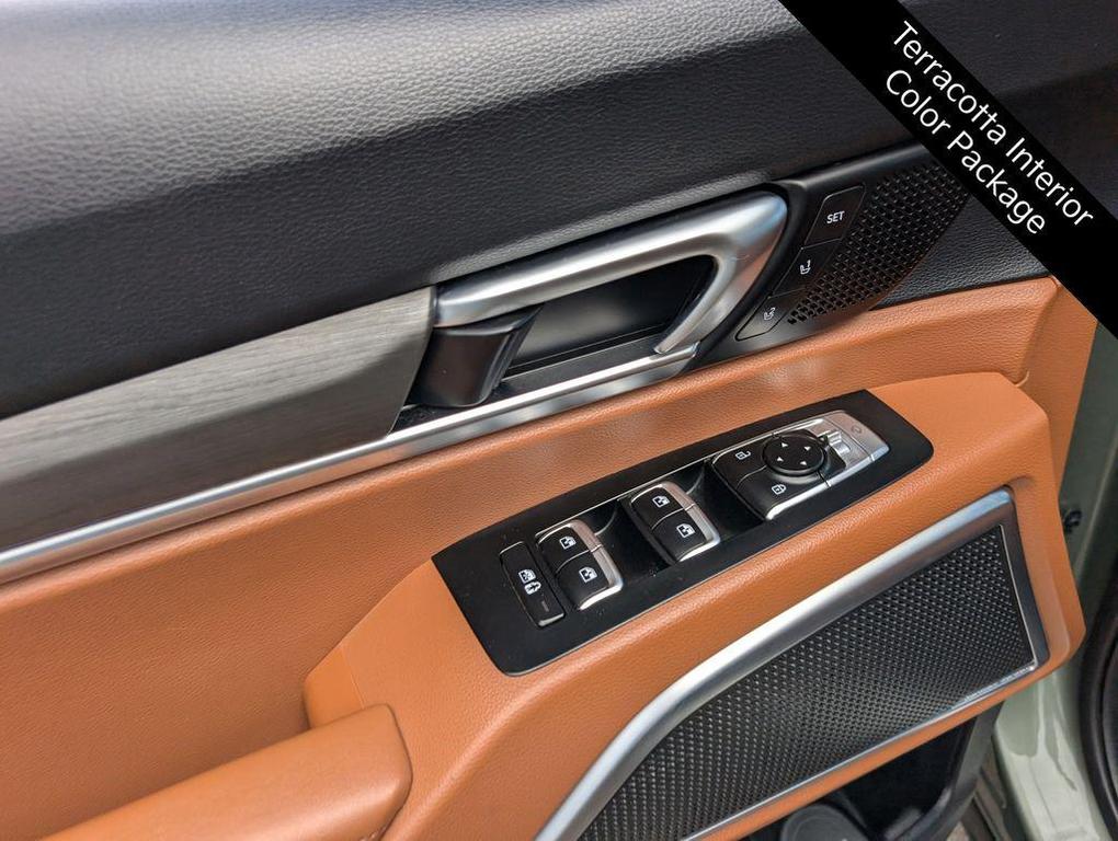used 2023 Kia Telluride car, priced at $35,358