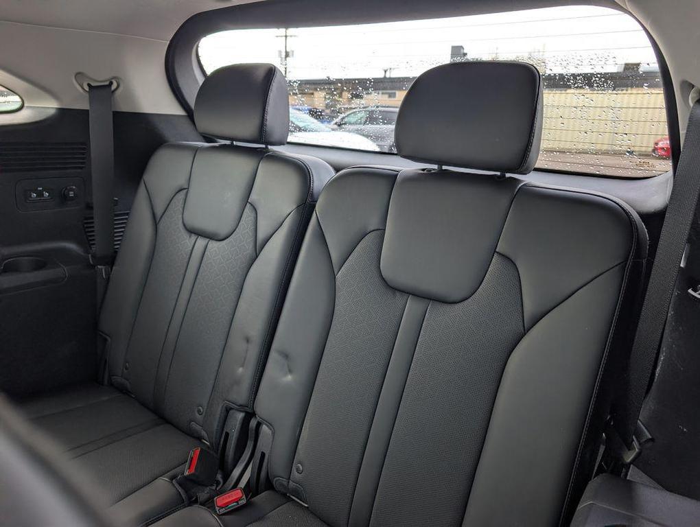 used 2023 Kia Sorento car, priced at $31,591