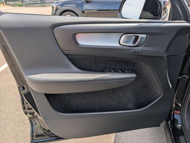 used 2020 Volvo XC40 car, priced at $21,998
