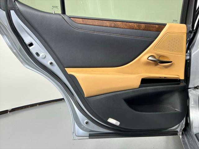 used 2022 Lexus ES 350 car, priced at $31,999
