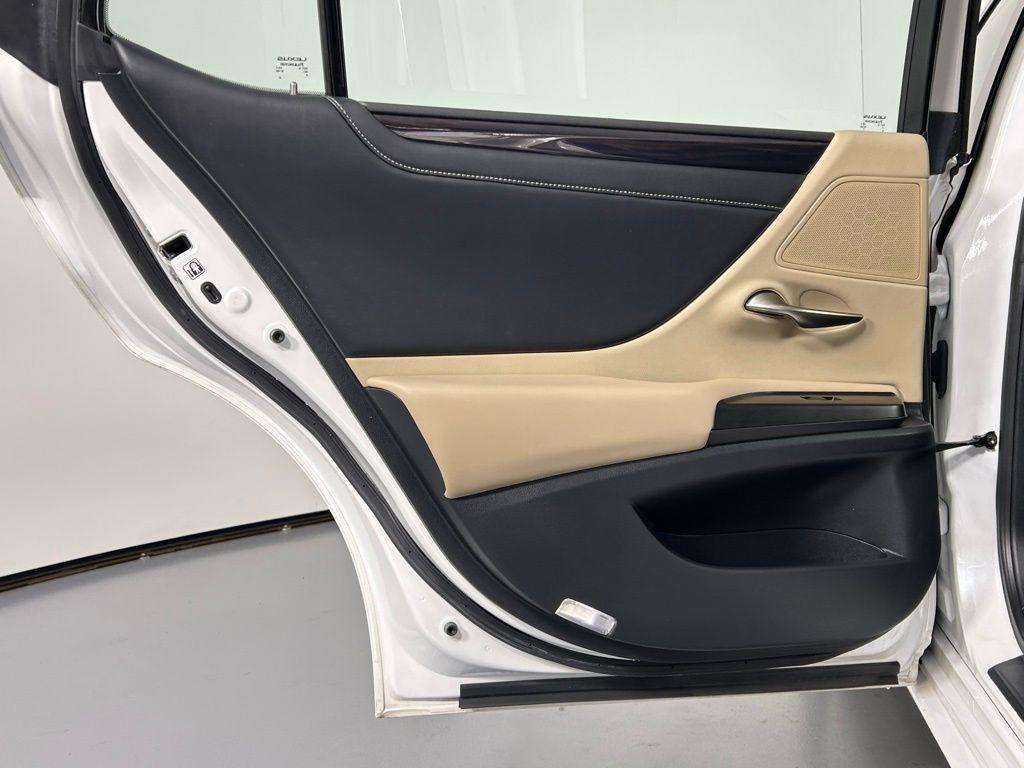 used 2019 Lexus ES 350 car, priced at $28,999