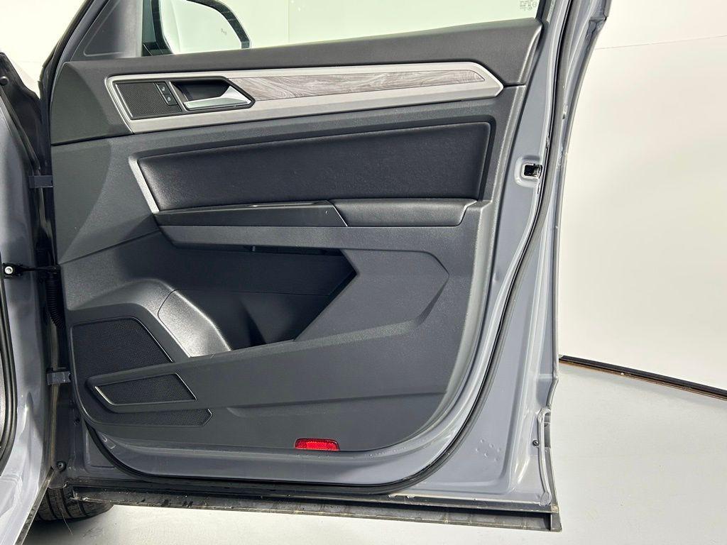 used 2020 Volkswagen Atlas Cross Sport car, priced at $20,795