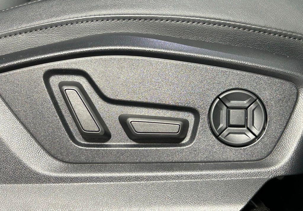 used 2023 Audi Q7 car, priced at $35,999