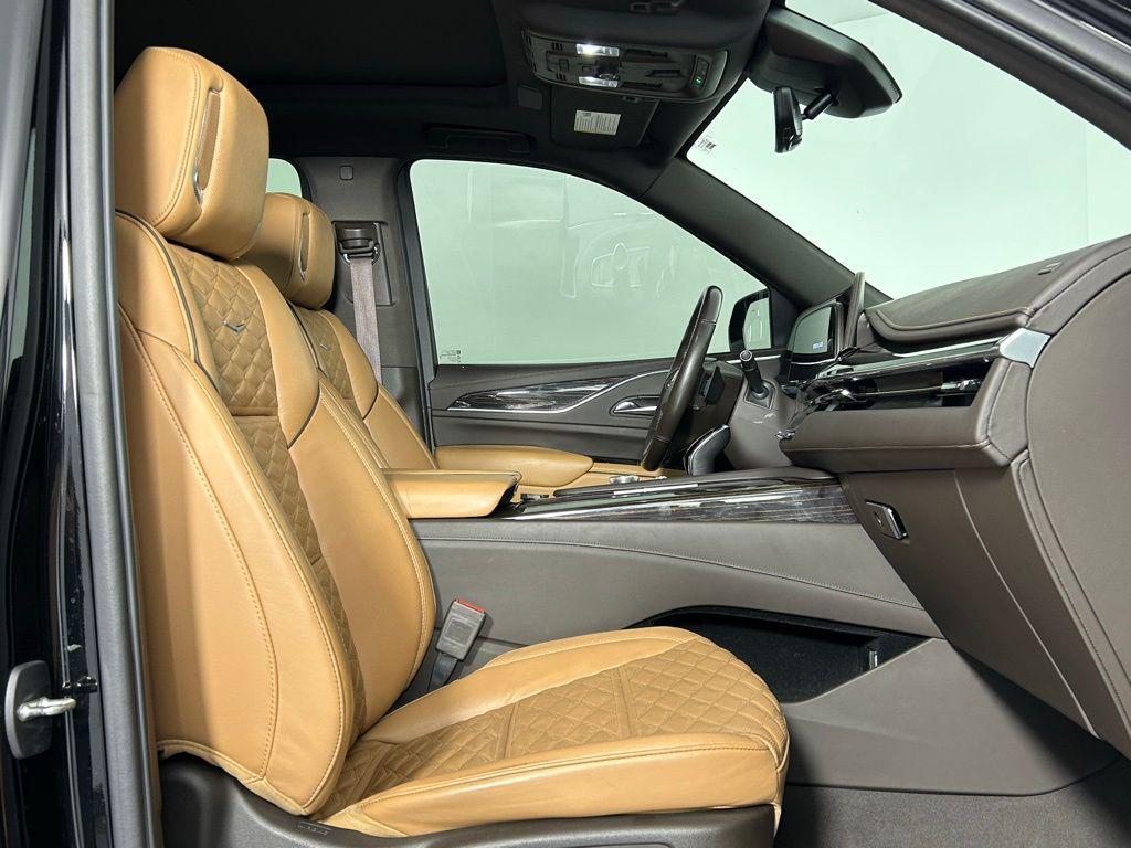 used 2021 Cadillac Escalade ESV car, priced at $58,250