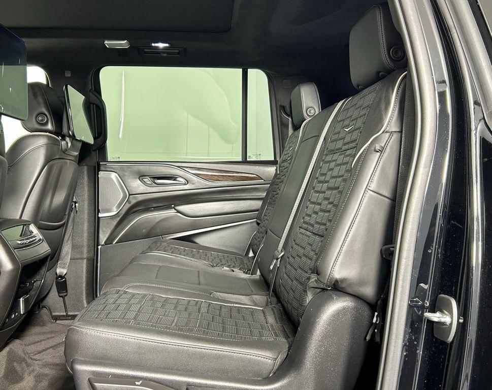 used 2021 Cadillac Escalade ESV car, priced at $60,999