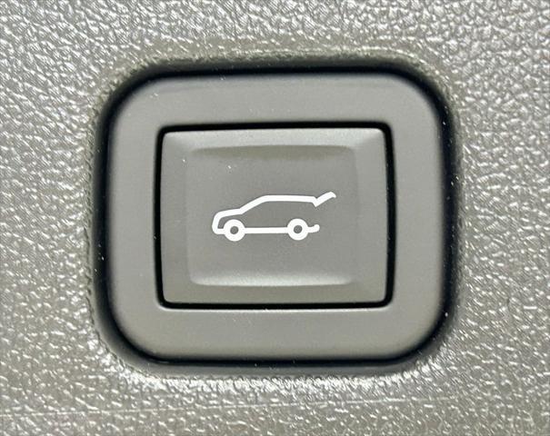 used 2024 Chevrolet Traverse car, priced at $56,999