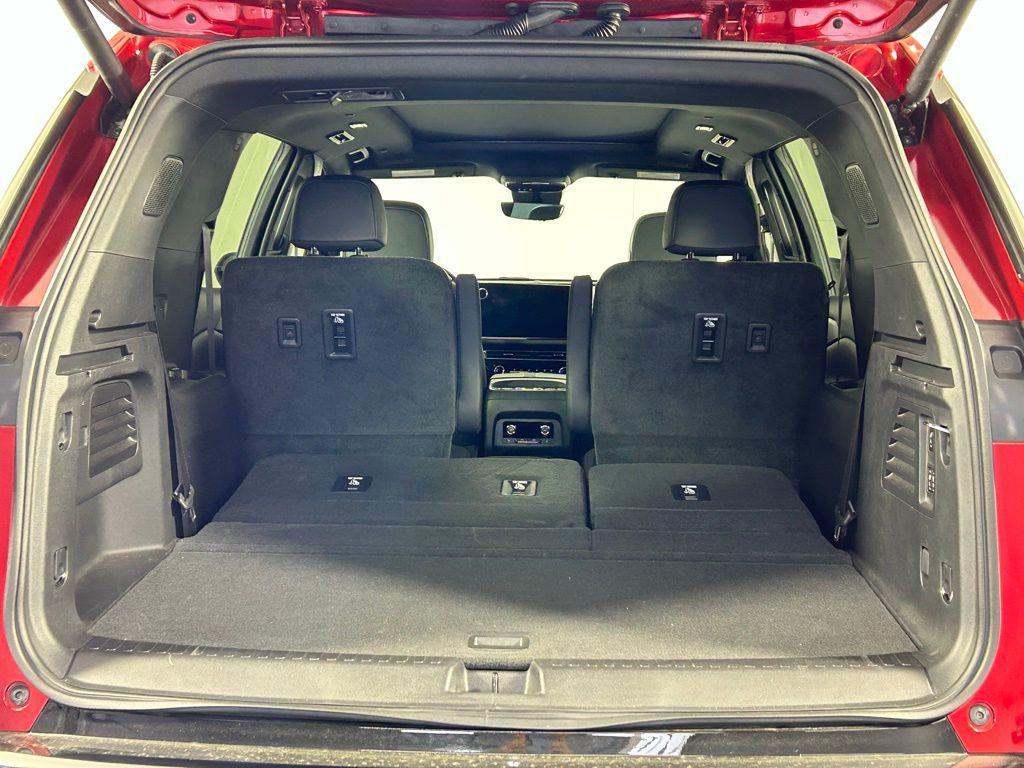 used 2024 Chevrolet Traverse car, priced at $54,999