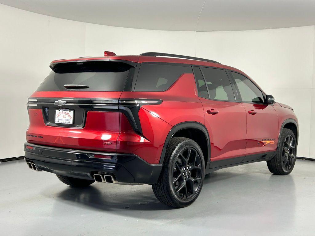 used 2024 Chevrolet Traverse car, priced at $54,999