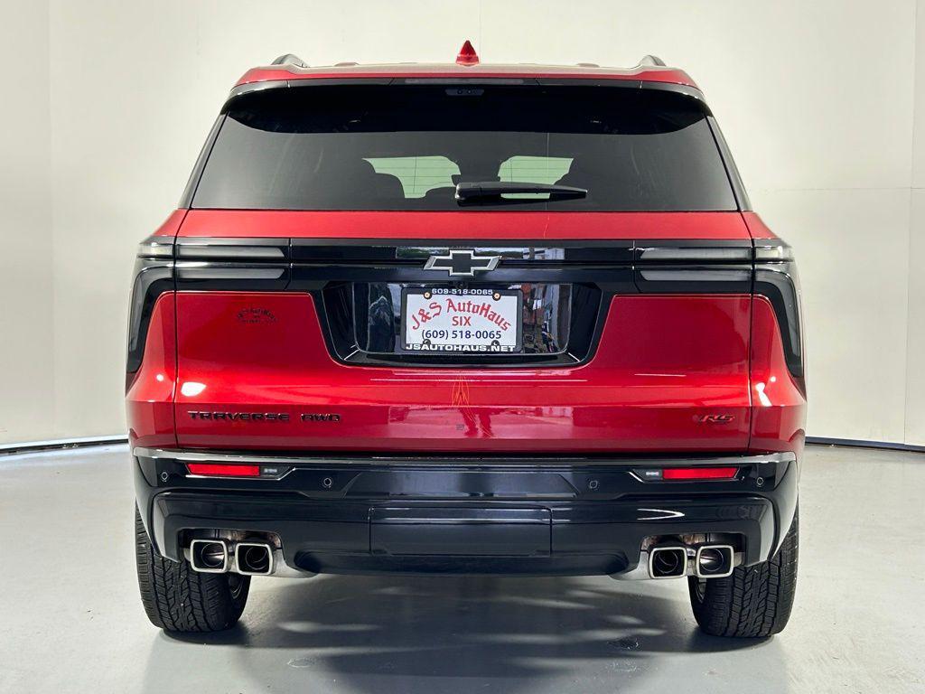 used 2024 Chevrolet Traverse car, priced at $54,999