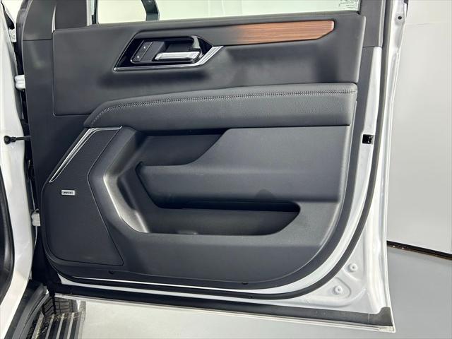 used 2025 GMC Yukon XL car, priced at $93,999