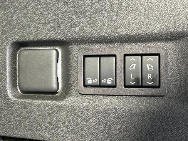 used 2025 GMC Yukon XL car, priced at $93,999
