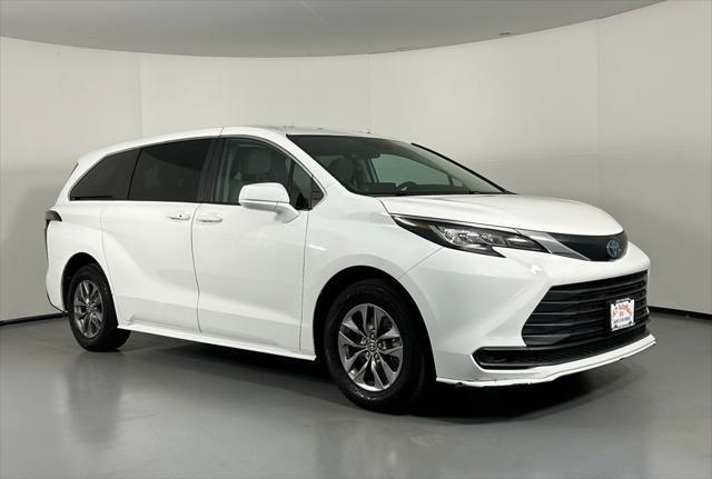 used 2023 Toyota Sienna car