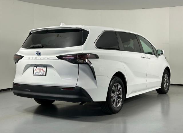 used 2023 Toyota Sienna car