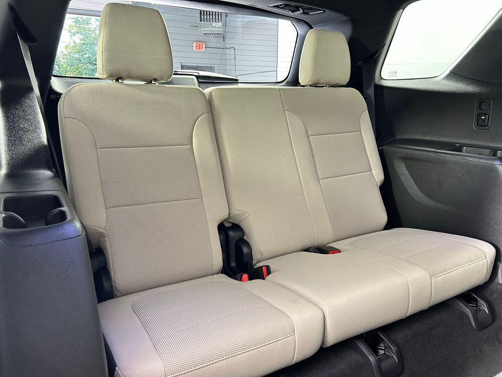 used 2023 Chevrolet Traverse car, priced at $26,999