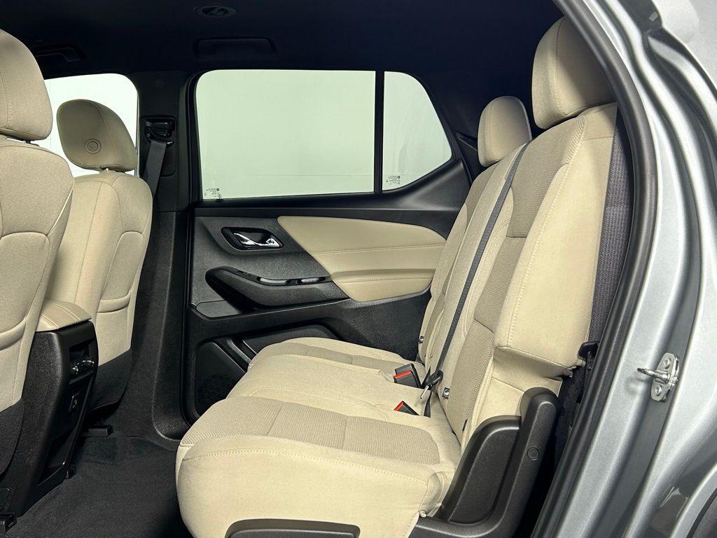 used 2023 Chevrolet Traverse car, priced at $26,999