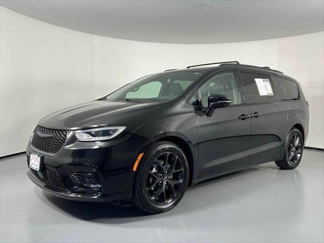 used 2022 Chrysler Pacifica car, priced at $26,999