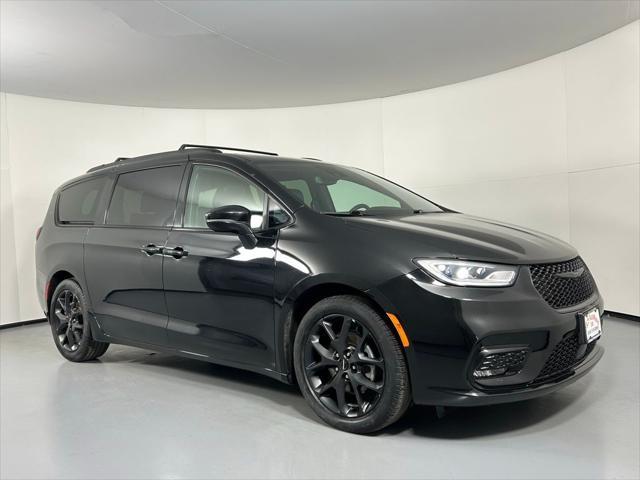 used 2022 Chrysler Pacifica car, priced at $26,999