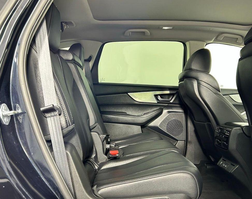 used 2024 Acura MDX car, priced at $39,999