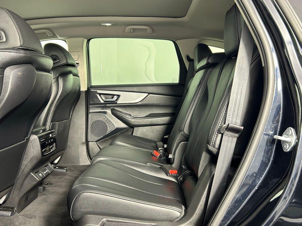 used 2024 Acura MDX car, priced at $39,999
