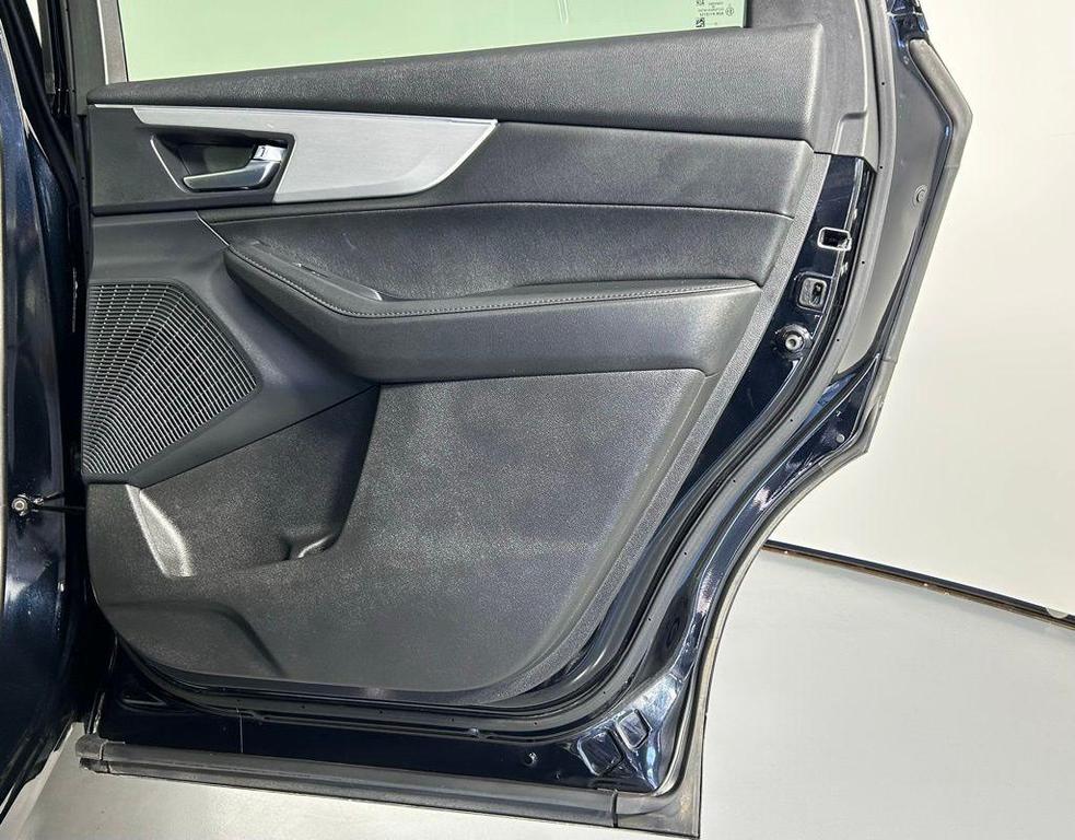 used 2024 Acura MDX car, priced at $39,999