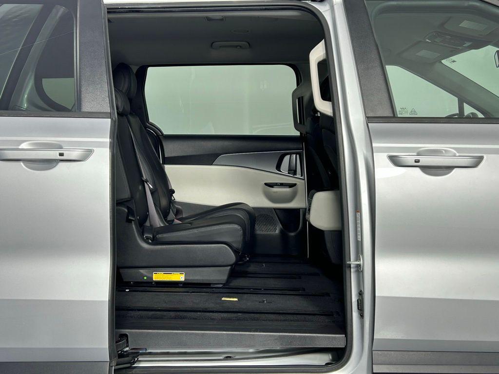 used 2022 Kia Carnival car, priced at $26,999