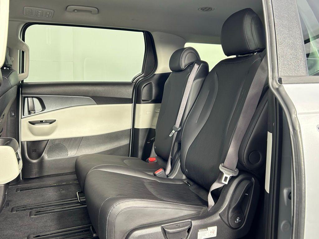 used 2022 Kia Carnival car, priced at $26,999