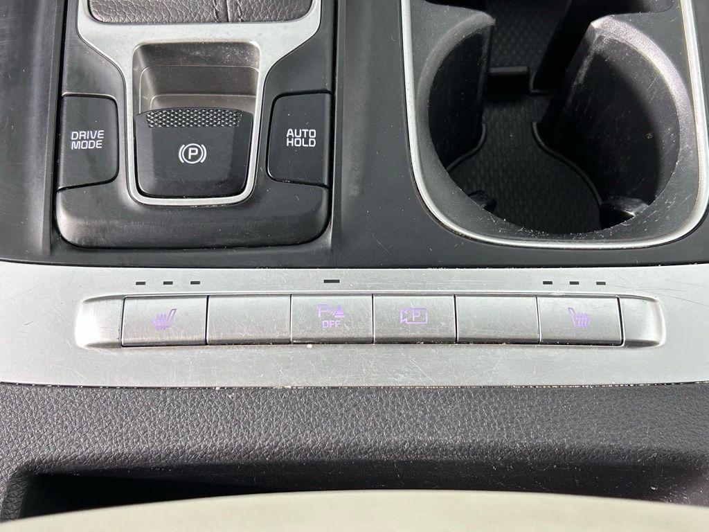 used 2022 Kia Carnival car, priced at $26,999