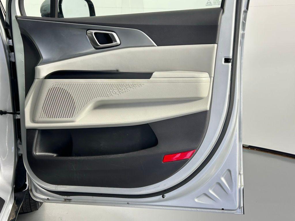 used 2022 Kia Carnival car, priced at $26,999