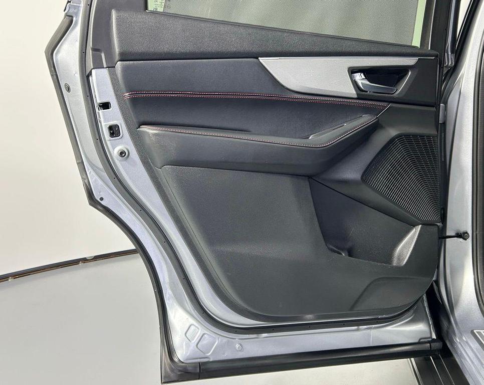 used 2023 Acura MDX car, priced at $39,999