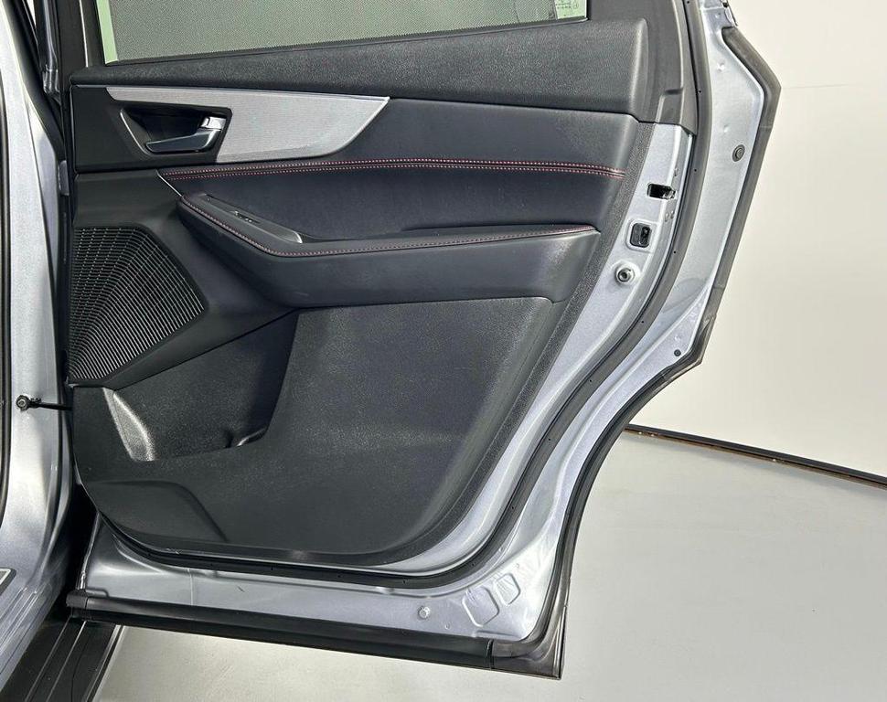 used 2023 Acura MDX car, priced at $39,999