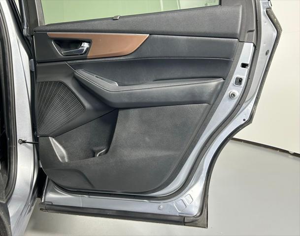used 2022 Acura MDX car, priced at $38,999
