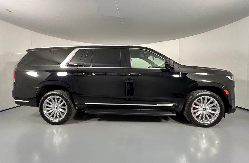 used 2022 Cadillac Escalade ESV car, priced at $60,999