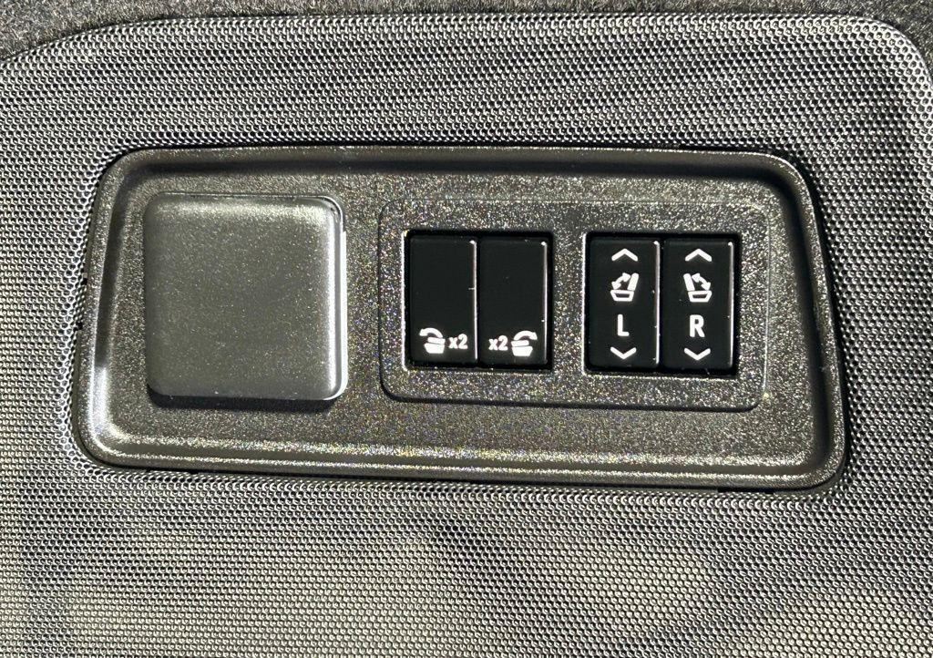 used 2022 Cadillac Escalade ESV car, priced at $60,999