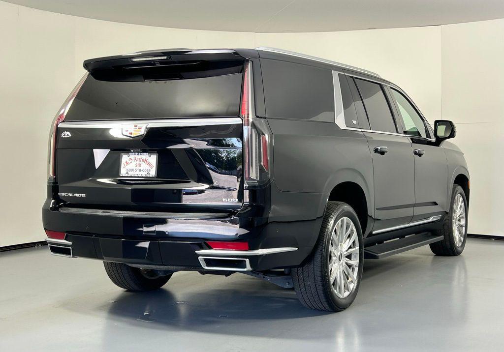 used 2022 Cadillac Escalade ESV car, priced at $60,999